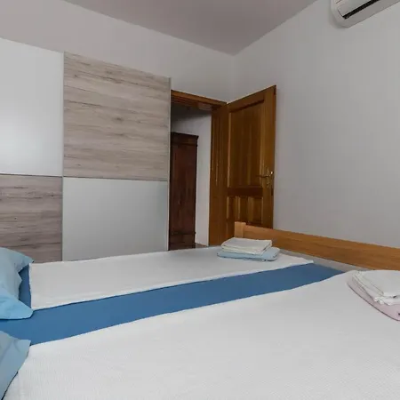 Apartament Sani